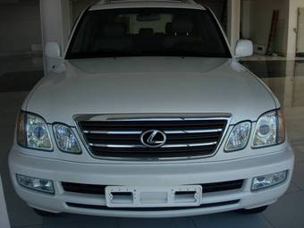 2004 Lexus LX470 Pictures