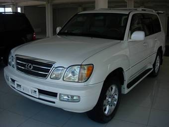 2004 Lexus LX470 Photos