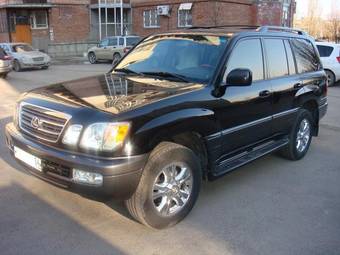 2004 Lexus LX470 Pictures