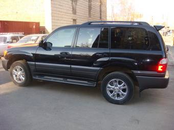 2004 Lexus LX470 Photos