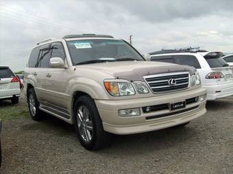 2004 Lexus LX470 Photos