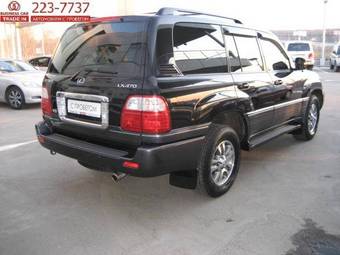2004 Lexus LX470 Pictures