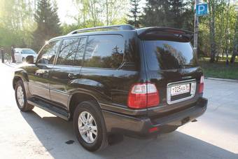 2004 Lexus LX470 Pictures