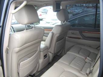 2004 Lexus LX470 Pictures