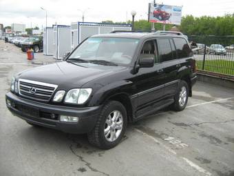 2004 Lexus LX470 Images