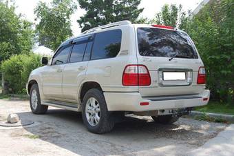 2004 Lexus LX470 Pictures