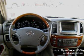 2004 Lexus LX470 Pics