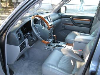 2004 Lexus LX470 Pictures