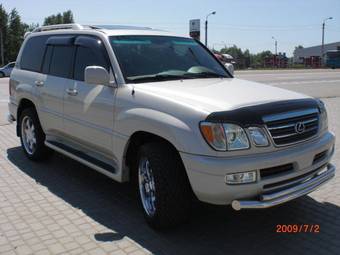 2004 Lexus LX470 Pictures