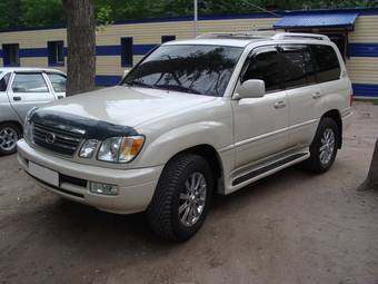 2004 Lexus LX470 Photos