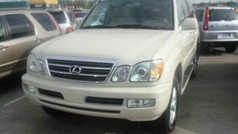 2004 Lexus LX470 Pictures