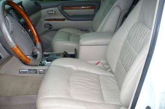 2004 Lexus LX470 Pictures