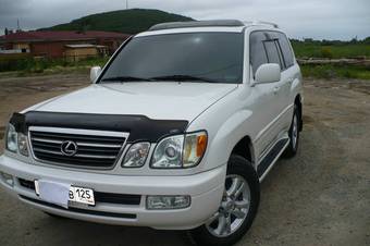 2004 Lexus LX470 Photos