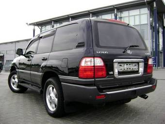 2004 Lexus LX470 Images