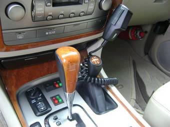2004 Lexus LX470 Photos