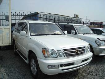 2004 Lexus LX470 Photos