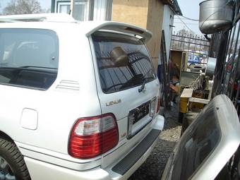2004 Lexus LX470 Pictures