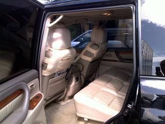 2004 Lexus LX470 Pics