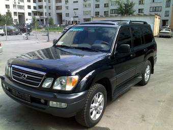 2004 Lexus LX470 Pictures