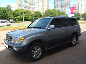 2004 Lexus LX470 Photos