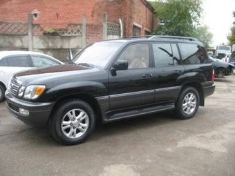 2004 Lexus LX470 Pictures