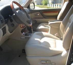 2004 Lexus LX470 Pictures