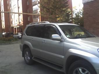 2004 Lexus LX470 Pictures