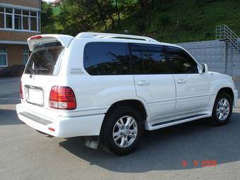 2004 Lexus LX470 Pictures