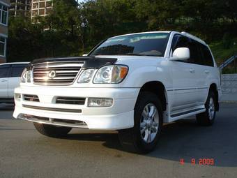 2004 Lexus LX470 Pics