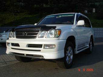 2004 Lexus LX470 Pictures