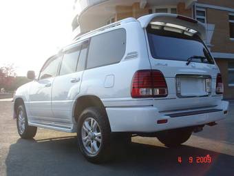 2004 Lexus LX470 Photos