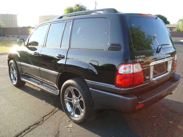 2005 Lexus LX470