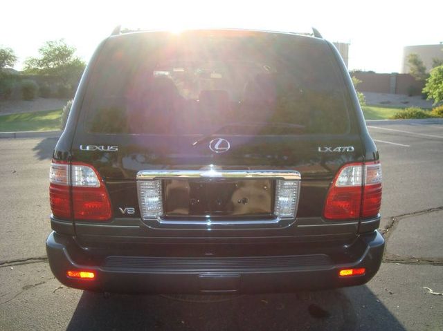 2005 Lexus LX470