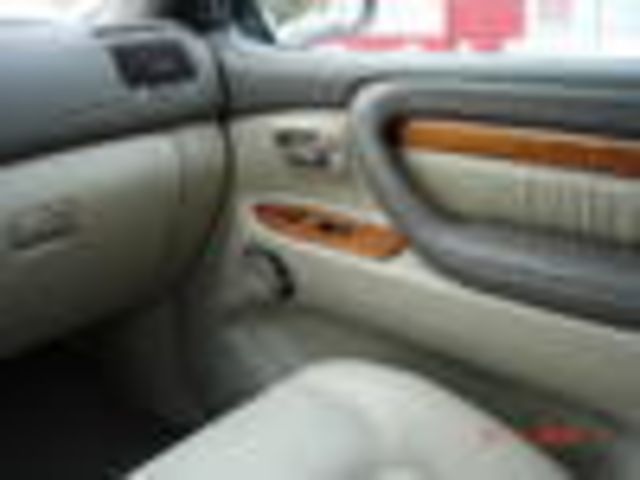 2005 Lexus LX470