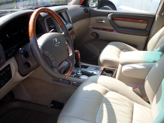2005 Lexus LX470