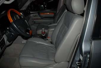 2005 Lexus LX470 Pics