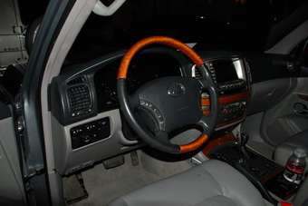 2005 Lexus LX470 Pictures