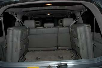 2005 Lexus LX470 Pictures