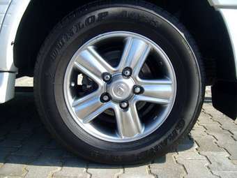 2005 Lexus LX470 Photos
