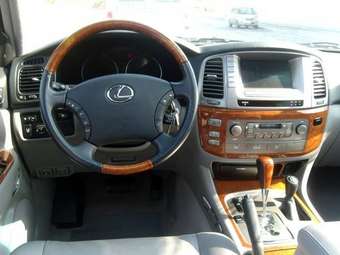 2005 Lexus LX470 Pictures