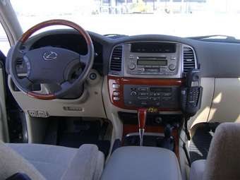 2005 Lexus LX470 Pics