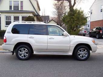 2005 Lexus LX470 Pictures