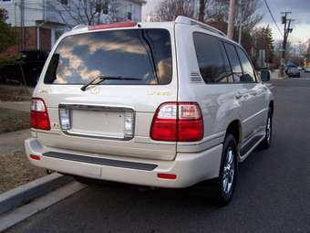 2005 Lexus LX470 Photos