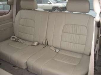 2005 Lexus LX470 Photos