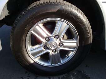 2005 Lexus LX470 Pics