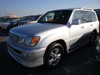 2005 Lexus LX470 Pictures