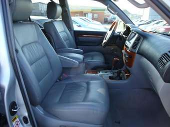 2005 Lexus LX470 Photos
