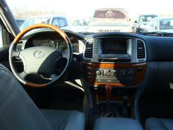 2005 Lexus LX470 Photos