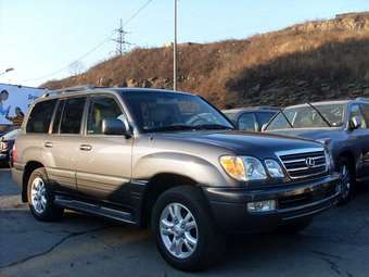 2005 Lexus LX470 Pictures