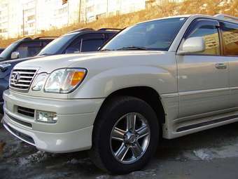 2005 Lexus LX470 Photos